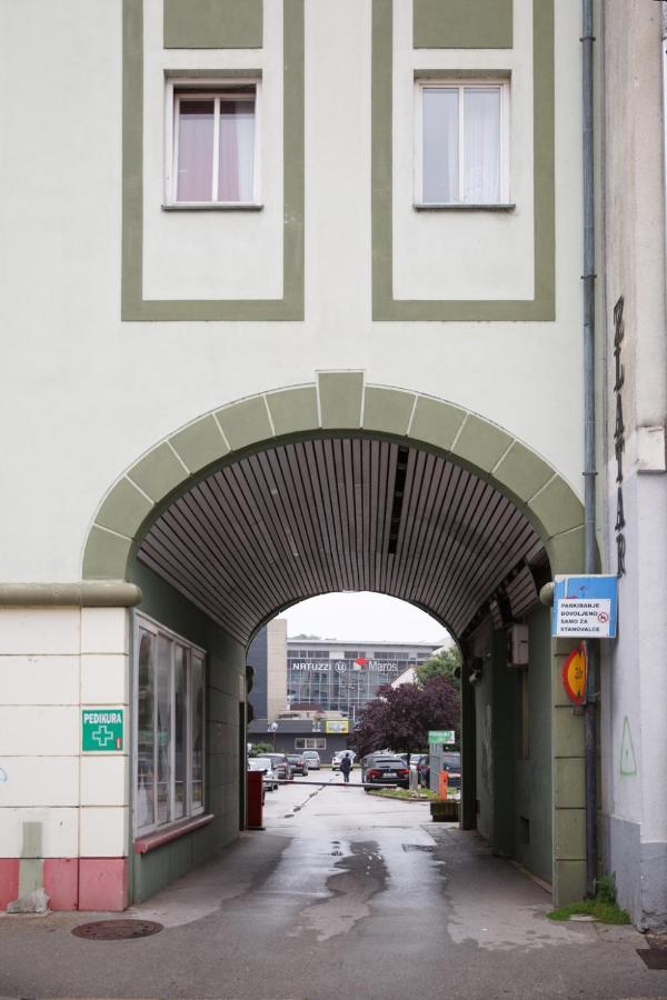 Apartment Nobl Plac Celje Buitenkant foto