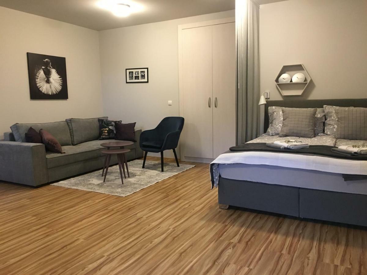 Apartment Nobl Plac Celje Buitenkant foto