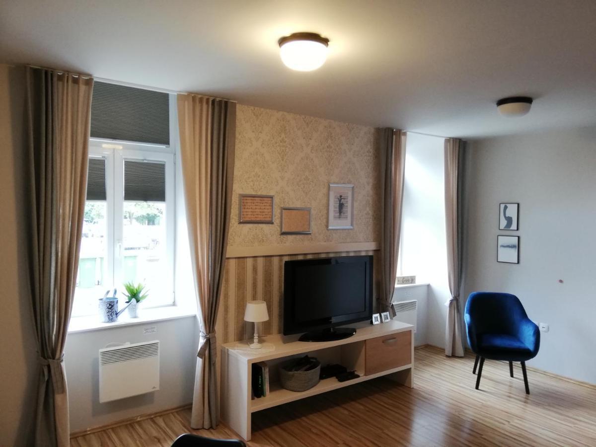 Apartment Nobl Plac Celje Buitenkant foto