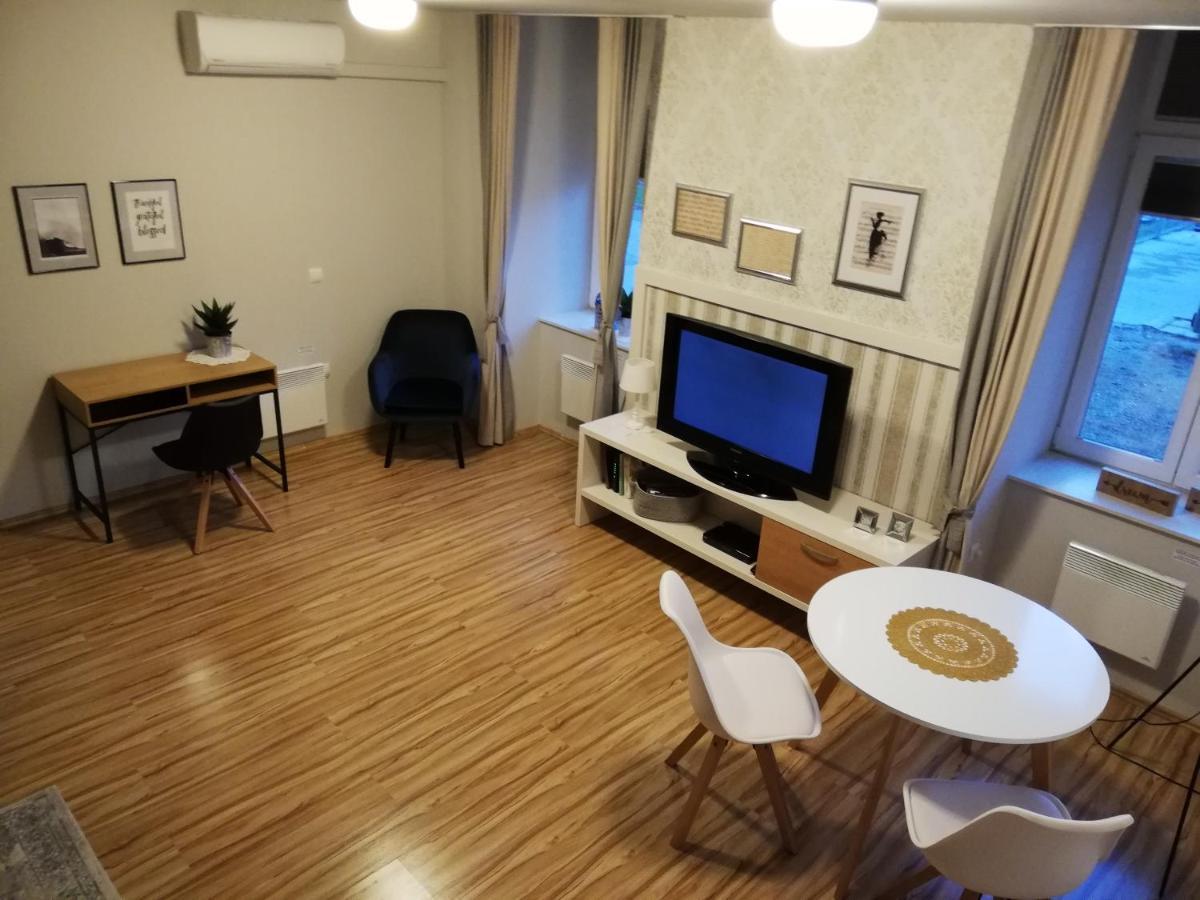 Apartment Nobl Plac Celje Buitenkant foto